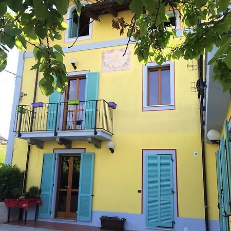 Couette-café La Terrazza Del Barbaresco 3*