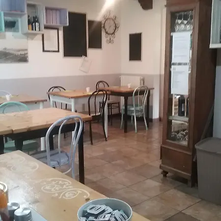 La Terrazza Del Barbaresco Couette-café